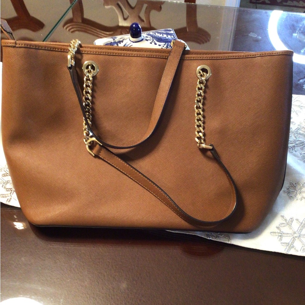 Michael Kors shoulder bag slightly used